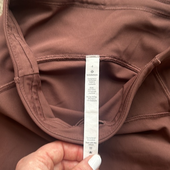 Lululemon leggings size 4 - Picture 5 of 9